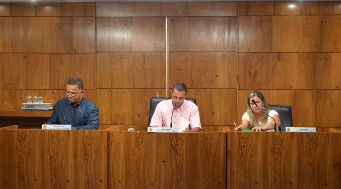 Sessão teve um projeto adiado