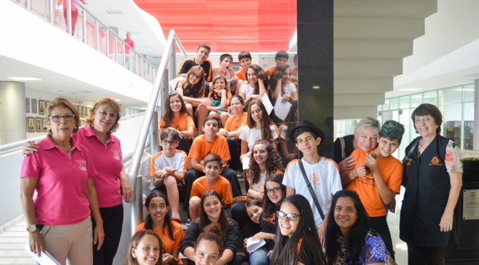 Alunos do Colégio Triação passam tarde na Câmara Municipal