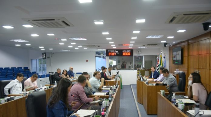 Aprovados programa de contratação de mulheres em situação de vulnerabilidade e denominação de via