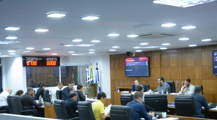 Projetos do Executivo e de vereadores são aprovados