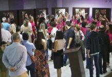 Emoção, alegria e superação embalam abertura de exposição na Câmara