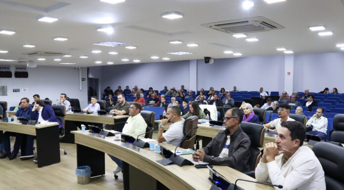Projetos do Executivo e do Legislativo são aprovados em Sessão da Câmara