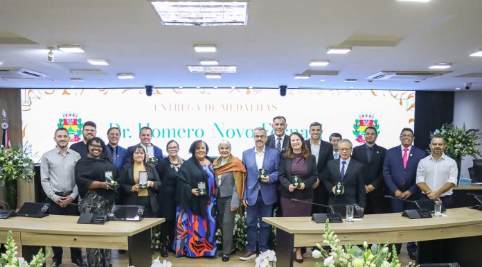 Câmara entrega medalha “Dr. Homero Novo Fornari” a profissionais da saúde